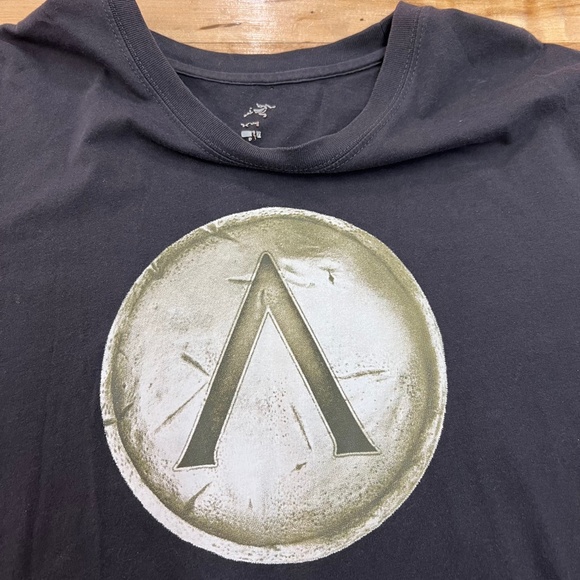 Arc'teryx T-shirt | Arcteryx Shirt | Black Shirt | Arc'teryx Baby Tee - Picture 3 of 5